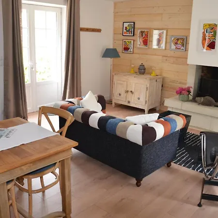 Les Terrasses De L'artiste Apartment Bazenville